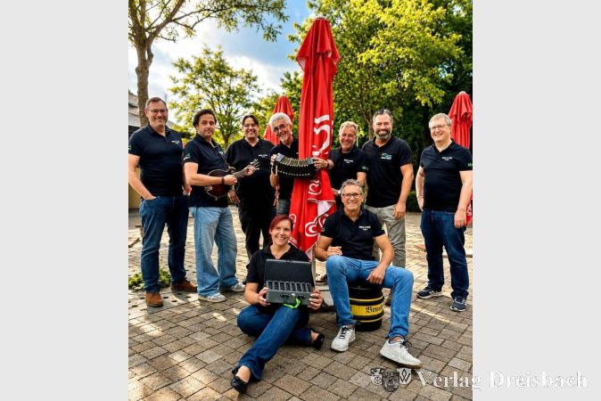 Foto: Gemeinde
Noch sind die Schirme geschlossen. Langsam aber sicher geht es für das Orgateam auf die Zielgerade.