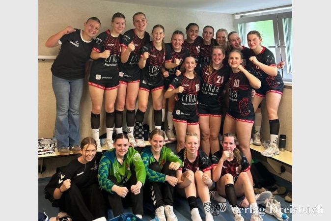 Foto: privat
Kabinenfest: Die weibliche B-Jugend nach der Regionalliga-Quali.