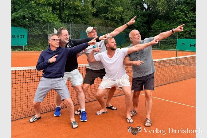 Foto: KTC
Für den nächsten Spieltag geben die Herren die Richtung vor. V.l.n.r.: Tom Fischer, Michael Seibel, Götz Posner, Bastian Steinbach und Frank Bechstein.