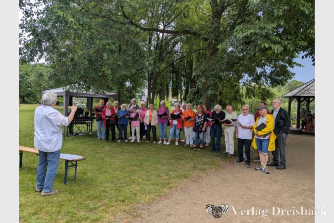 Foto: mpk
Der MainChor brachte zum Musikalischen Frühschoppen des Gesangvereins Liederkranz Eintracht Eddersheim seine einstudierten Stücke zu Gehör.