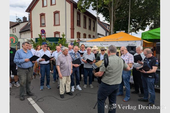 Foto: mpk
Auftritt des Männerchores des Liederkranzes Kriftel.