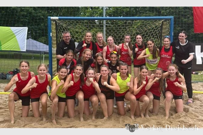 Foto: TuS Kriftel
Eine starke Jugend im Sand: weibliche C und B.