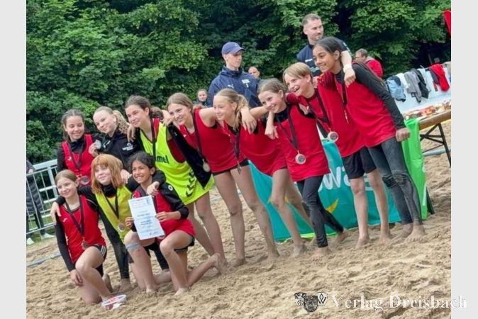 Foto: TuS Kriftel
Freude über Platz zwei bei der weiblichen D-Jugend.