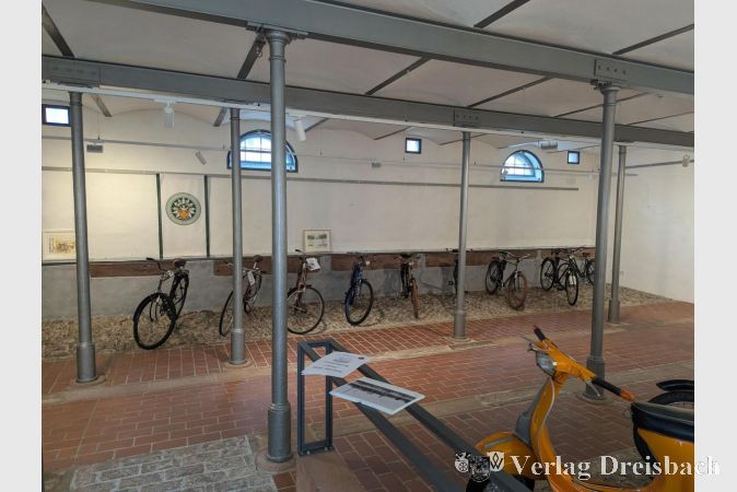 Foto: mpk
Historische Zweirad-Ausstellung in der Galerie Nassauer Hof.