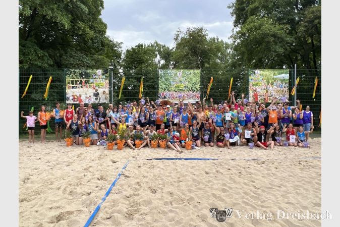 Foto: TuS Kriftel
Die TuS Kriftel und die Raritätengärtnerei Tropica sorgen wieder für eine Strandatmosphäre vom Feinsten.