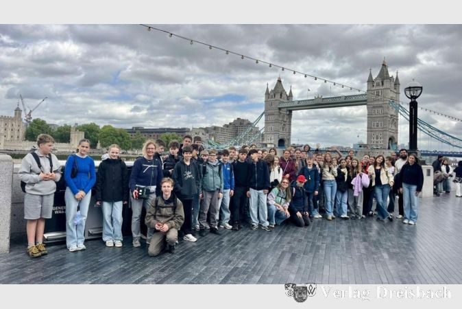 Foto: privat
Die WGS-Schülerinnen und -Schüler vor der Tower Bridge.