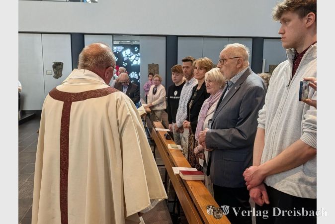 Foto: nab
Ursula und Heinz-Josef Diehl erhielten im Rahmen des Festgottesdienstes den Segen zu ihrer Diamantenen Hochzeit.
