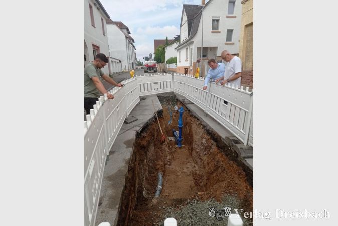 Foto: Gemeinde
Blick in die Tiefe während der Bauarbeiten in der Friedrichstraße.
