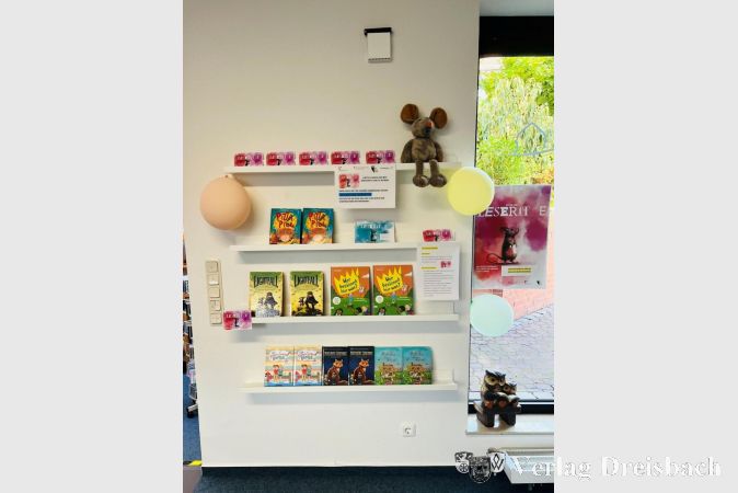 Foto: Stadt Hattersheim
So werden die Aktions-Bücher in der Stadtbibliothek präsentiert.