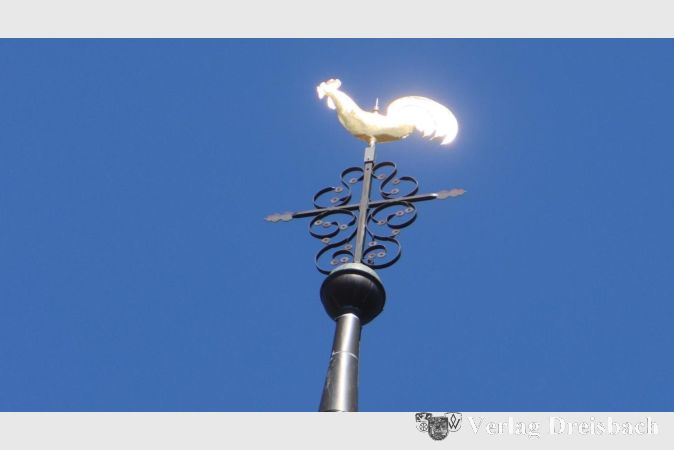 Foto: gus
Selbst, wenn die Stadt in die Situation käme, das letzte Gold zu verscherbeln zu müssen, um die Pleite zu verhindern, sollte der Gickel auf St. Gallus als Kirchenbesitz vor dem Einschmelzen sicher sein. Eine Haushalts-AG wird sich in diesem Jahr im Vorfeld der Etataufstellung auf die Suche nach konsolidierenden Schritten begeben.