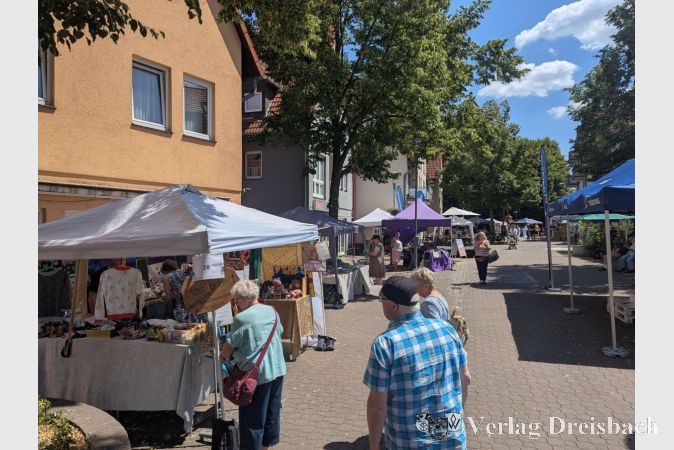 Foto: mpk
Lokale Händler und Kunsthandwerker stellten sich den zahlreichen Besucherinnen und Besucher vor.