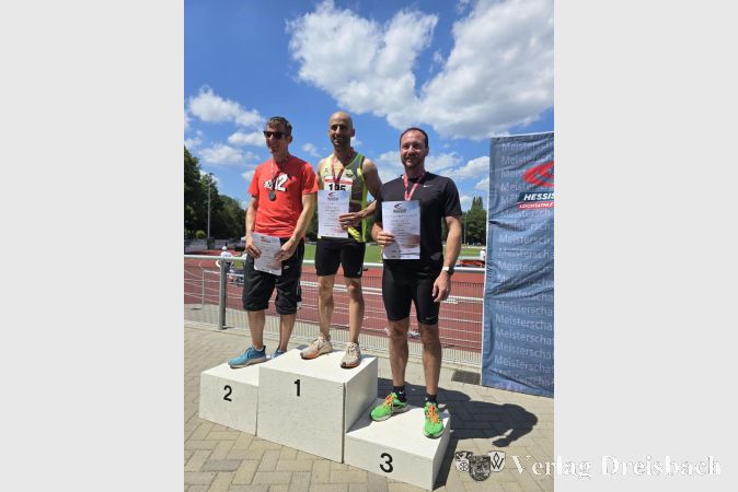 Foto: privat
Der schnellste Hattersheimer Sprinter Jannis Papapetrou (Mitte).