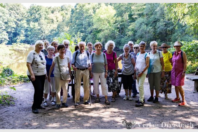 Foto: Gert Gutberlet
Die fröhliche Wandergruppe bei ihrem Ausflug zum Jacobiweiher.