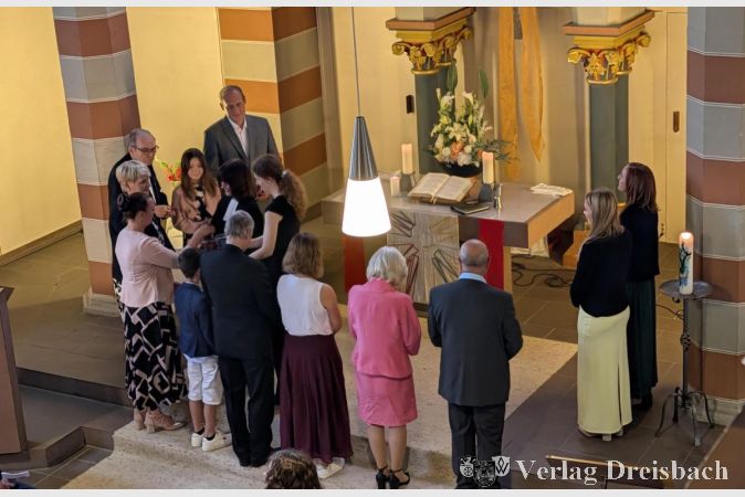 Foto: nab
Viele Familien und Angehörige feierten gemeinsam mit den Konfirmandinnen und Konfirmanden den festlichen Gottesdienst in der Evangelischen Kirche.