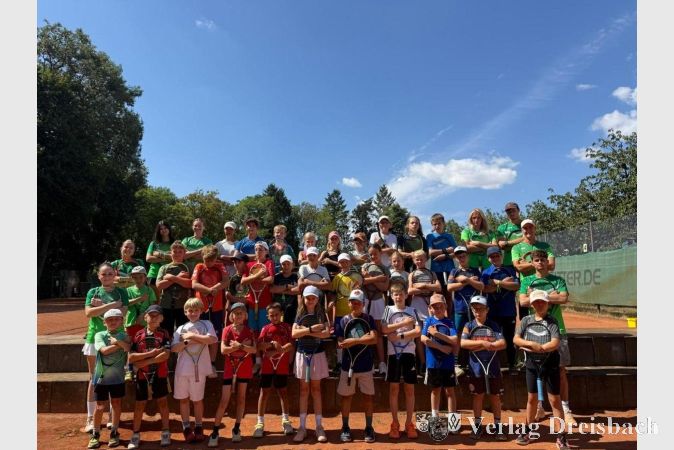 Foto: HTC
Die diesjährigen Teilnehmerinnen und Teilnehmer des HTC-Sommercamps.