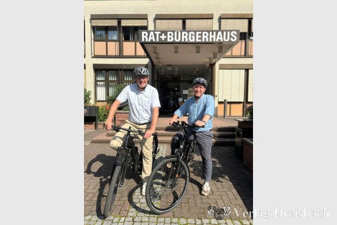 Foto: Gemeinde
Bürgermeister Christian Seitz (links) und der Erste Beigeordnete Martin Mohr beim letztjährigen Stadtradeln.