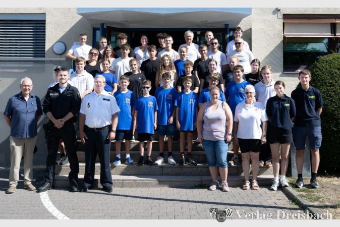 Foto: TWF_FFC
Gruppenfoto vor der Polizeistation Hofheim.