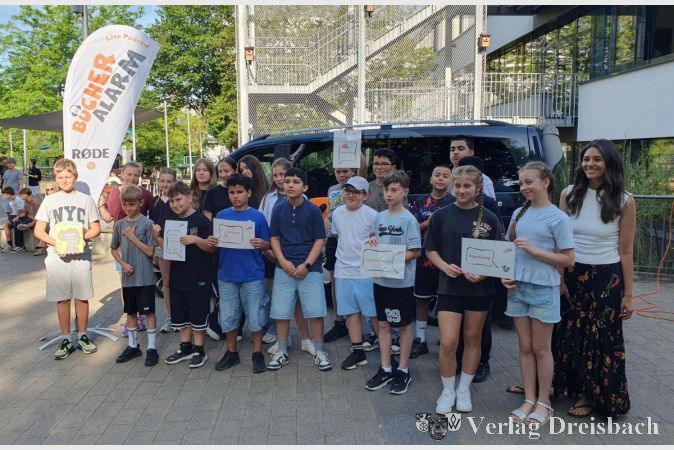 Foto: pm
Die Klasse 5Ra der Sophie-Scholl-Schule erlebte das Erarbeiten und Produzieren eines Podcasts.