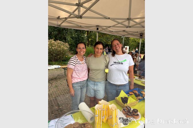 Foto: vdL
Anja Heinrich, Birgit Khadka und Stefanie Wörndle vom Förderverein der WGS.