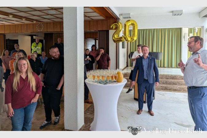 Foto: hb
Überraschung geglückt: Bürgermeister Christian Seitz war sichtlich bewegt und erfreut angesichts der unerwarteten Feier zu seinen Ehren.