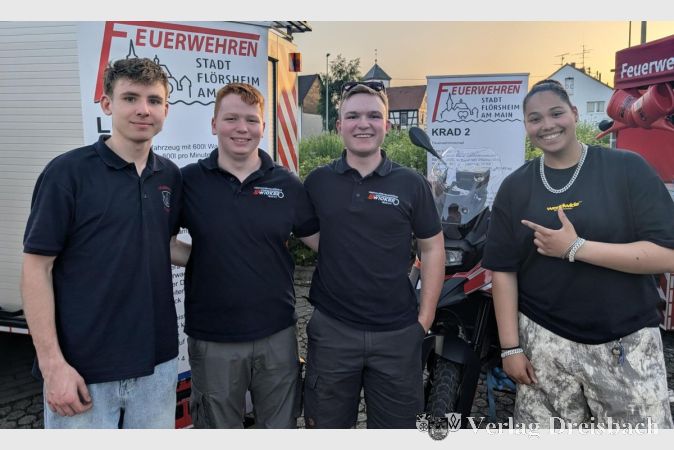 Foto: nab
Junge Einsatzkräfte erklärten den Besuchern, warum sie sich bei der Feuerwehr engagieren und was das Ehrenamt für sie bedeutet.