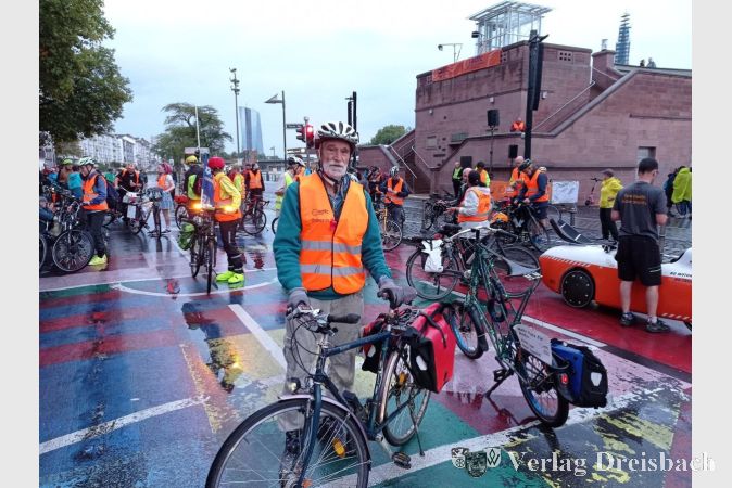 Archivbild: privat
Bernd Zürn bei der bike-night 2022. Wegen S-Bahn-Ausfällen kam der Weilbacher in diesem Jahr nicht als Ordner zum Einsatz.