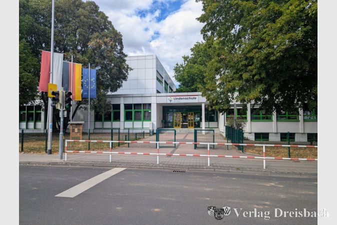 Foto: mpk
In der kommenden Ausschussrunde wird weiter darüber beraten, ob vor der Lindenschule eine vormittags zeitlich begrenzte "Kiss and Bye"-Zone entstehen soll.