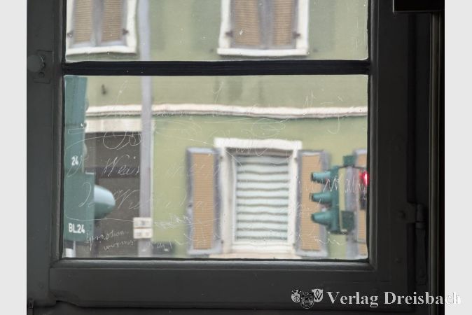 Foto: mpk
Das "erste Gästebuch Hattersheims": Eines der Ritzfenster im Nassauer Hof.