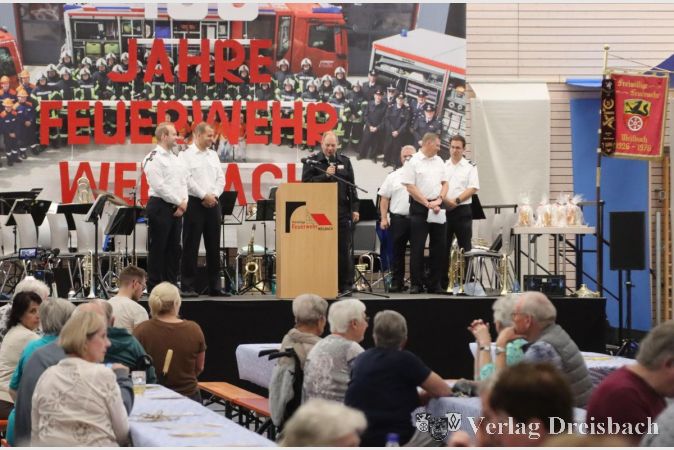 Foto: gus
Nach Cocktailabend und Oktoberfest stand in der Weilbachhalle zum Abschluss des Jubiläumswochenendes ein Frühschoppen mit Festkommers an.