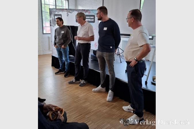 Foto: Stadt Hattersheim
V.l.n.r.: Referent Martin Zovak, Alexander Schwarz von der städtischen Wirtschaftsförderung, Maximilian Matt vom TIC und der zweite Referent des Abends, Frank Wellert.