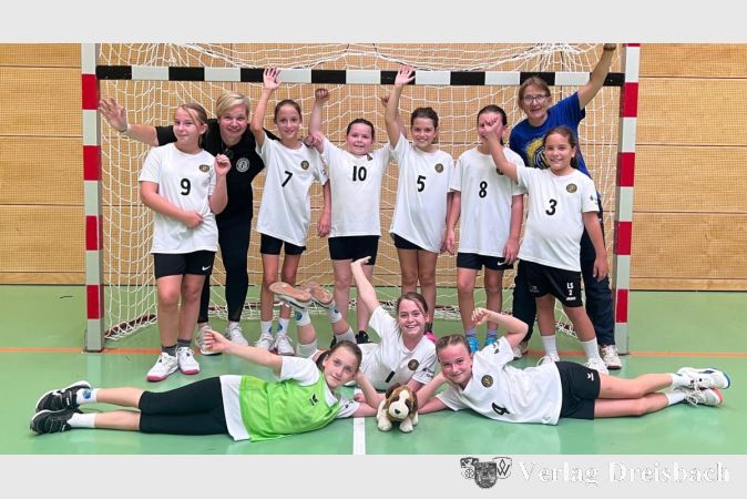 Foto: vb
Die E-Jugend der Mädchen gewann ihr verspätetes Saison-Auftaktspiel in Eschhofen.