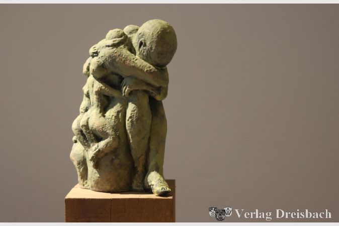 Foto: gus
Stina Tummels Interpretation des Mottos "Struktur" überzeugte die Jury am stärksten. Die 33 Zentimeter hohe Statue der Weilbacher Keramikerin "Strukturen des Lebens" gewann den Keramikpreis 2026.