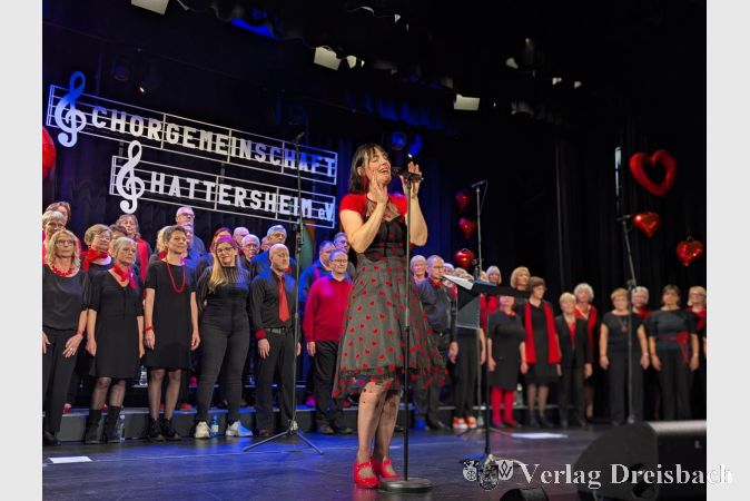 Foto: mpk
Chorleiterin Hanna Serr überzeugte auch wiederholt als Solo-Sängerin.