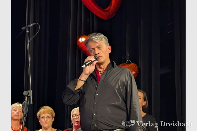 Foto: mpk
Robert Dornberger sang "Can't Help Falling in Love" von Elvis Presley.