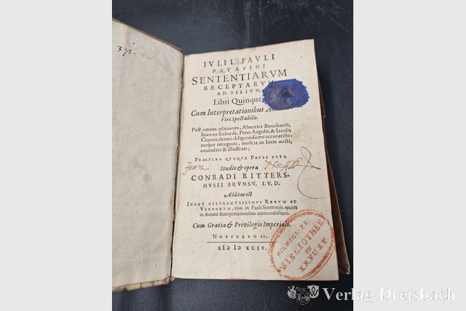 Foto: SBB PK, Friederike Willasch
Blick ins Innere des Buches, das ein spätantikes Rechtsbuch des römischen Juristen Julius Paulus zum Abdruck brachte.