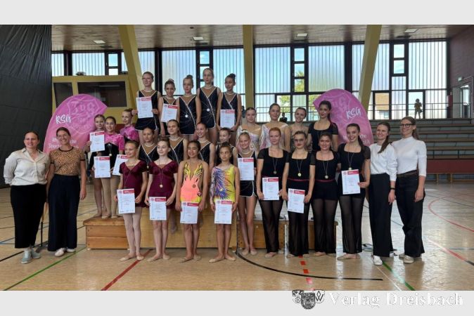 Foto: privat
Die Gymnastinnen der TuS Kriftel zusammen mit ihren Trainerinnen bei den Gau-Mannschaftsmeisterschaften 2026 in der Krifteler Kreissporthalle.