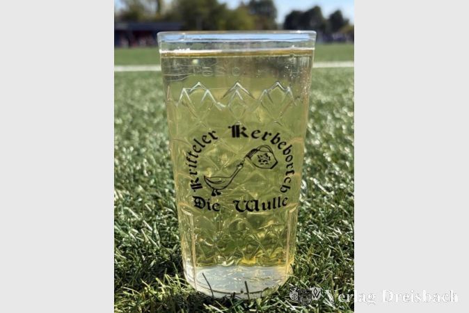 Foto: SV 07 Kriftel
Auch und gerade auf dem Fußballplatz galt beim Promikick am Sonntag: Immer ausreichend trinken!