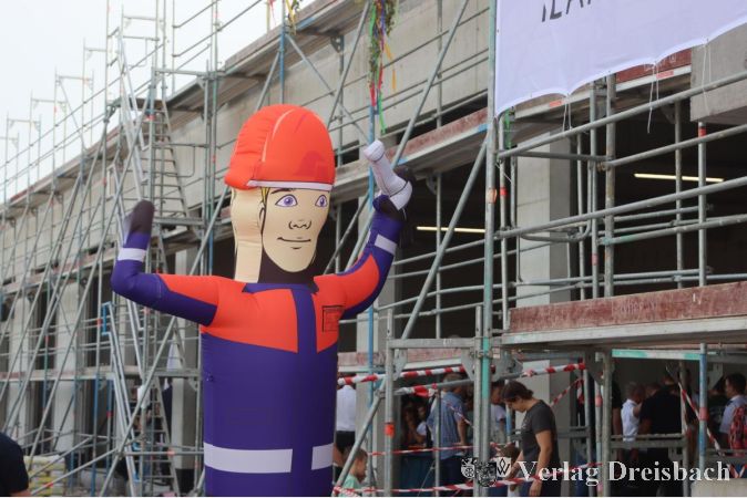 Foto: gus
Der Neubau der Wickerer Feuerwache führt auch im kommenden Jahr mit dem Begleichen von 6,5 Millionen Euro umfassenden Rechnungen die Liste der Investitionen mit großem Vorsprung an.