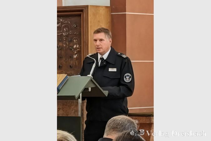 Foto: nab
Wehrführer: Wehrführer Christian Marienfeld blickt in seiner Ansprache auf 100 Jahre Freiwillige Feuerwehr Weilbach zurück und dankt den vielen Ehrenamtlichen.