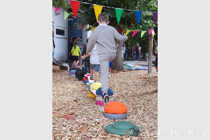 Foto: gus
Ein Bewegungsparcours forderte Geschicklichkeit und nährte die Bewegungsfreude.