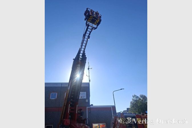 Foto: A. Tanopoulou, Kulturforum Hattersheim
Bei der Feuerwehr ging es im Drehleiterkorb hoch hinaus.