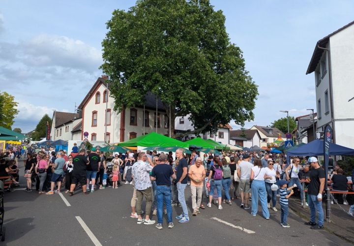 Wenn es nicht gerade regnete oder donnerte, war auch das diesjährige Lindenblütenfest stets gut besucht.