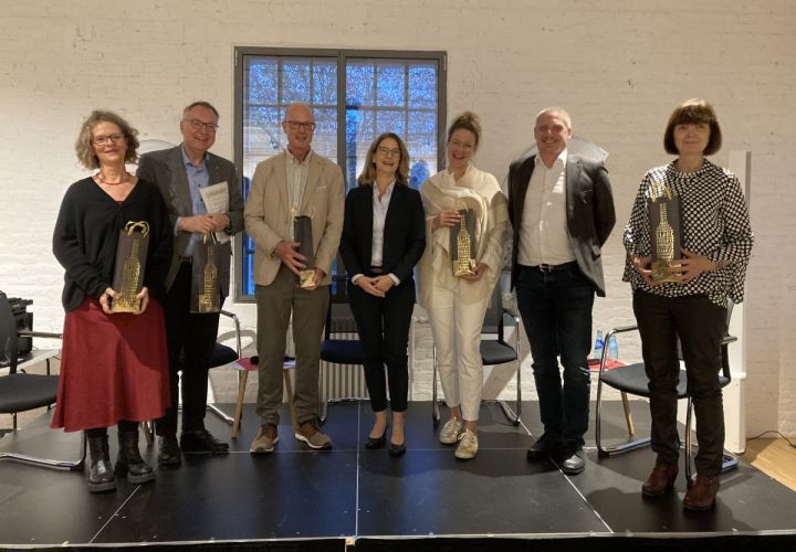 Die guten Aussichten für weitere erfolgreiche Jahre der Seniorenberatungsstelle stimmten die Teilnehmer der Podiumsdiskussionsrunden zuversichtlich. Von links: Angela Jürgens, Johannes Baron, Jürgen Leichtfuß, Heike Seibert, Nadja Tepe, Benedict Pretnar und Jutta Steinbach.