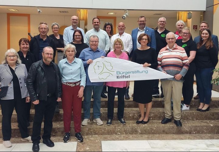 Foto: Gemeinde
Gruppenbild beim Empfang der Bürgerstiftung: Die Spendenerlöse kommen allesamt Krifteler Projekten zugute.