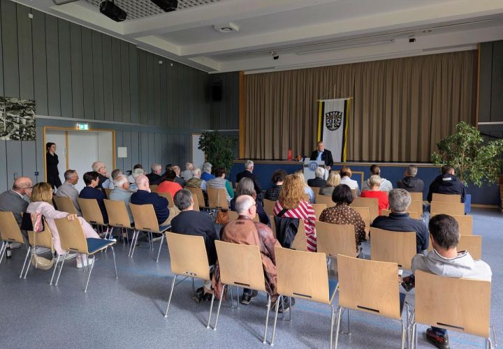 Foto: mpk
Jubiläumsfeier im Haus der Vereine: Auch Bürgermeister Klaus Schindling hielt eine Rede zu diesem besonderen Anlass.