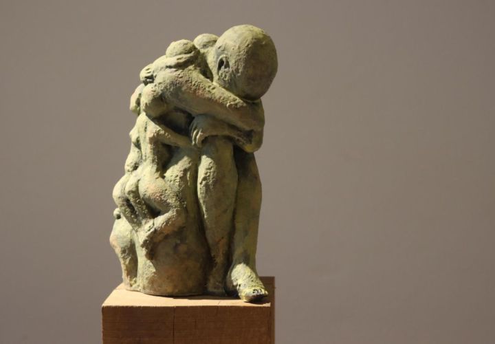 Foto: gus
Stina Tummels Interpretation des Mottos "Struktur" überzeugte die Jury am stärksten. Die 33 Zentimeter hohe Statue der Weilbacher Keramikerin "Strukturen des Lebens" gewann den Keramikpreis 2026.